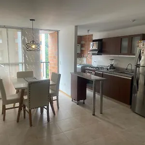 Apartamento 70m2 Ubicacion Estrategica Cerca Al Poblado 3020 Apartamento Medellín